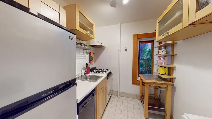 Rented by R New York | media 12