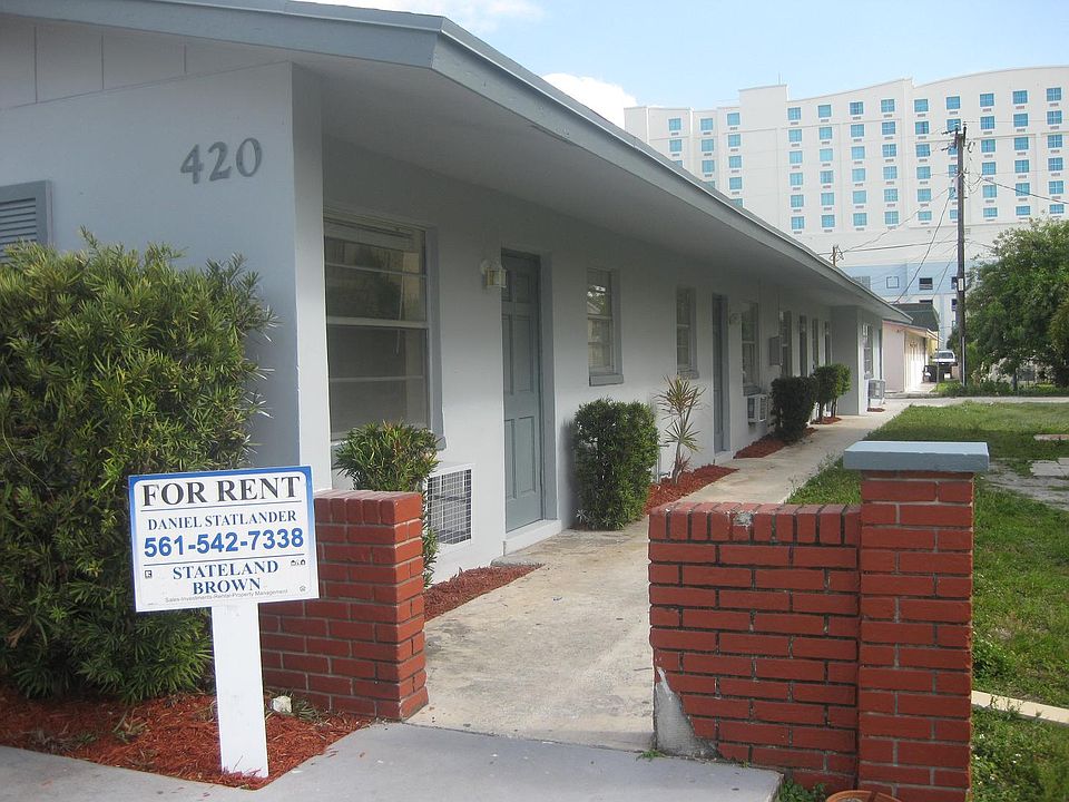 2nd image of 420 SE 22nd St APT 1