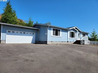 660 Royal Dr, Lakeside, OR 97449