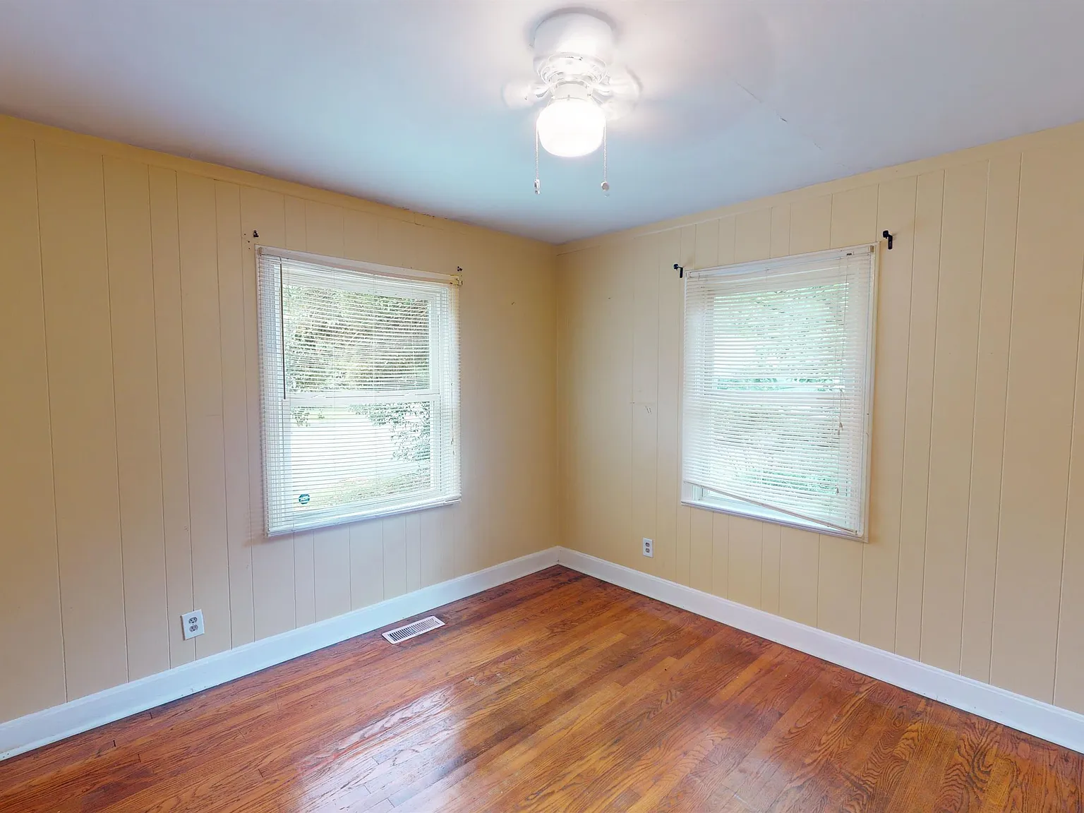 2405 Hoyt Street - 1 — Photo 2