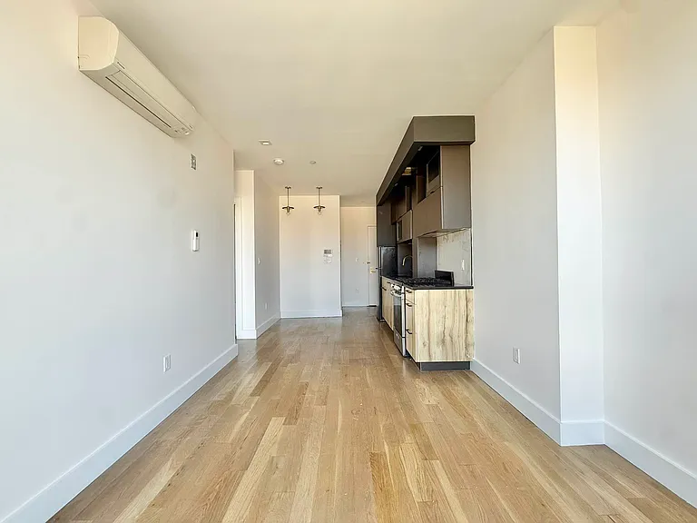 1052 Dean St #4R — Photo 2