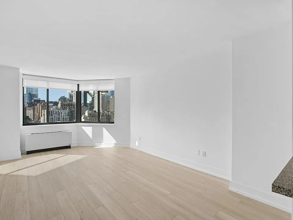 420 W 42nd St #15G