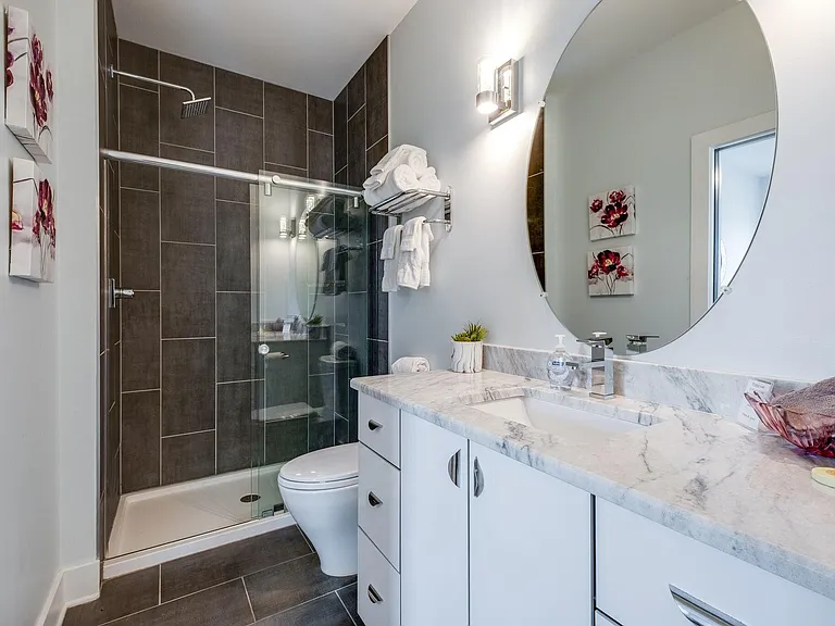 76 Evanston Ave — Photo 17