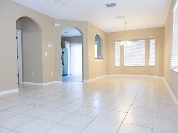 3rd image of 9852 Edmonton Dr