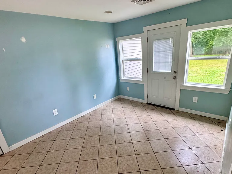 73 Spring Grove Ave — Photo 9