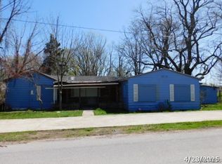 130 Point Dr N, Dunkirk, NY 14048