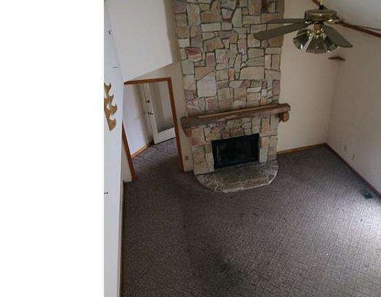 4th image of 215 Pine Valley Dr
