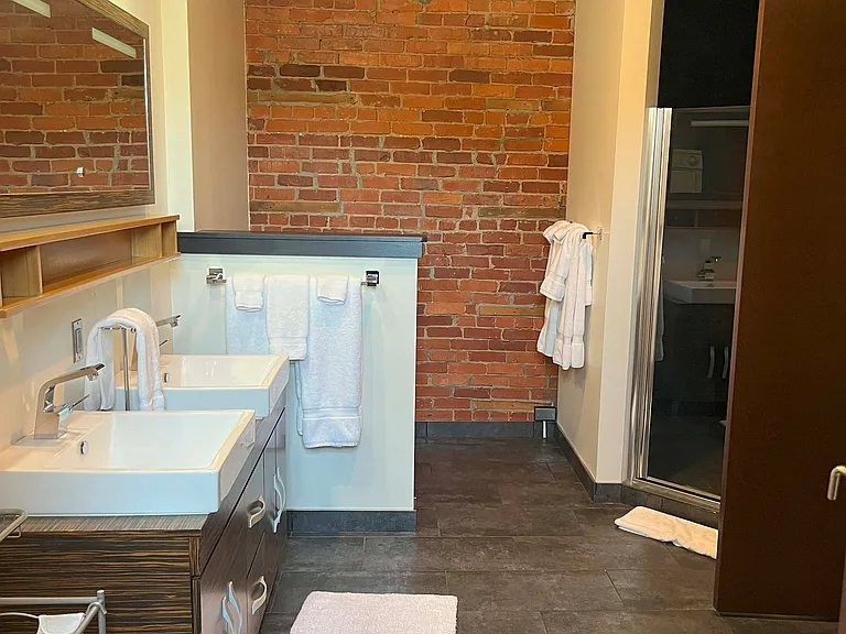 209 E 3rd St #2A — Photo 12