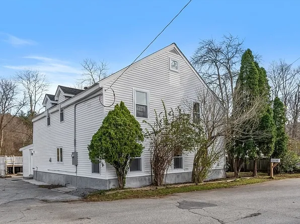 135 Cumberland Ave, Attleboro, MA 02703