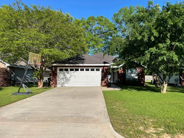 118 Elmwood Dr, Dothan, AL 36303