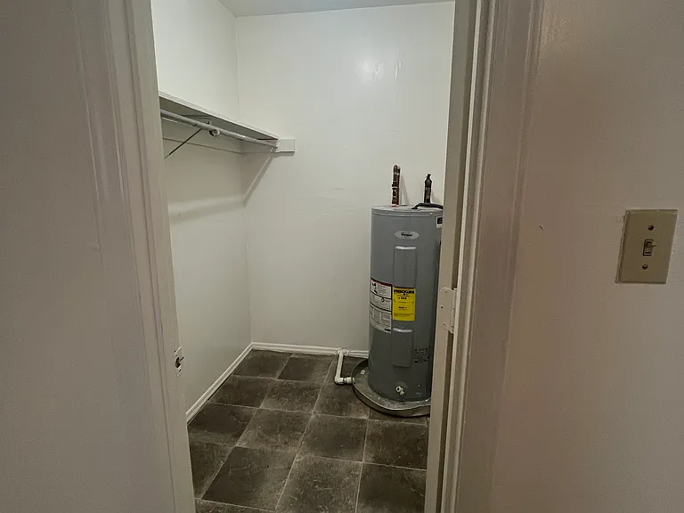1416 Moorman Ave NW #D — Photo 7