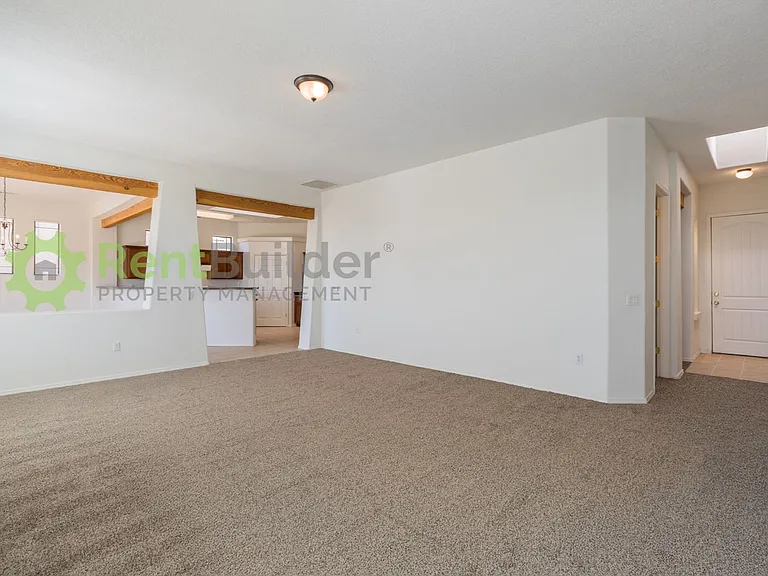 620 3rd St NE — Photo 8