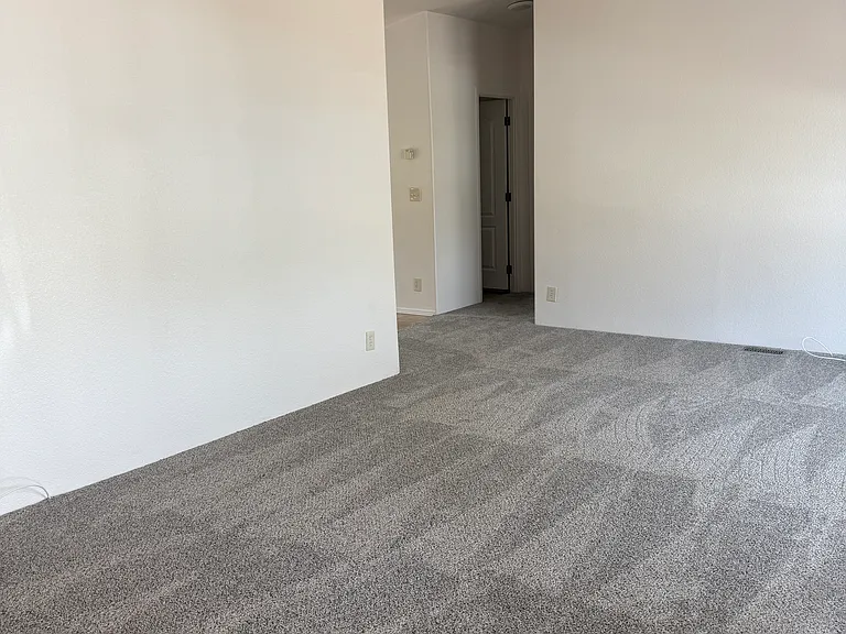841 S 11th Dr — Photo 15