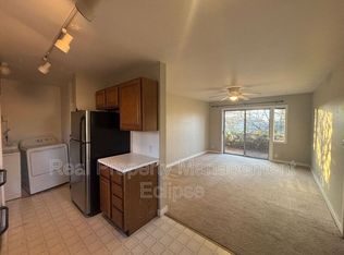 6805 103rd Ave NE, Kirkland, WA 98033