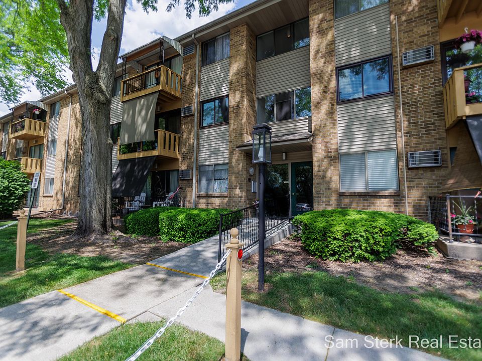 1st image of 2433 Byron Center Ave SW APT 304