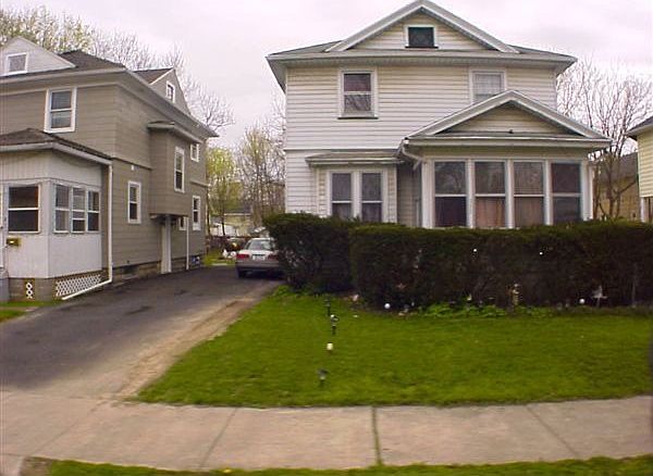 Monica St 111 Front