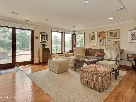 4th image of 23 Sullivan Dr