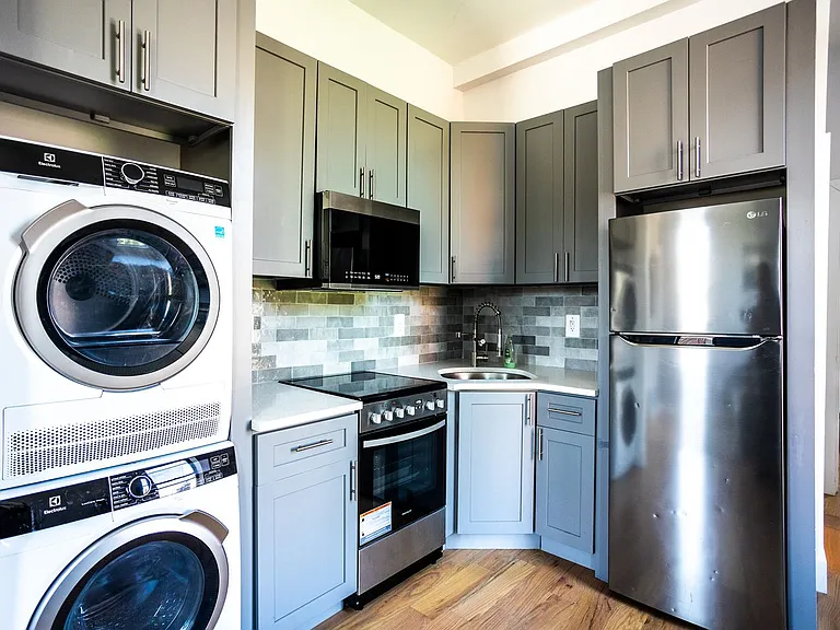 216 Madison St #1F — Photo 2