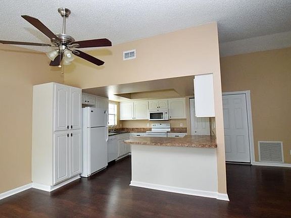 4th image of 1235 Creek Woods Cir