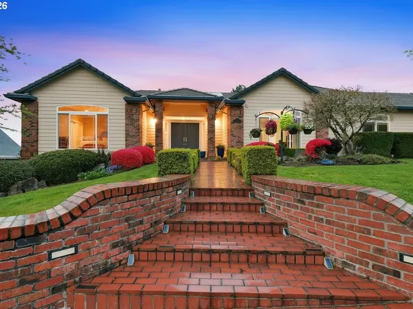 2031 NW Columbia Summit Dr, Camas, WA 98607