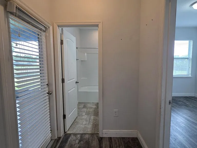 305 Drayton Ave — Photo 30