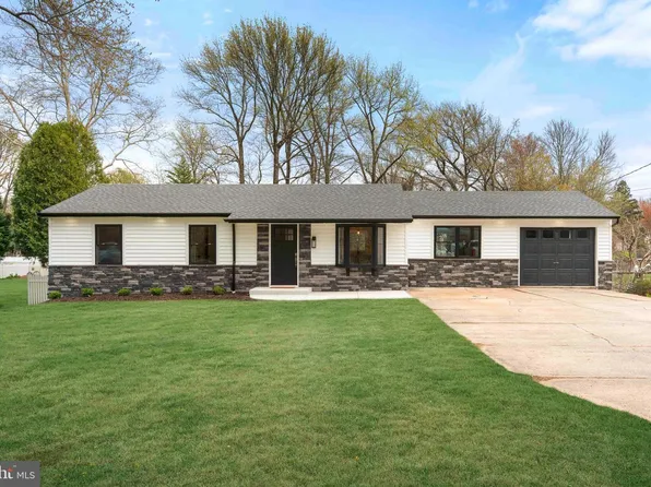 528 W Maple Ave, Langhorne, PA 19047