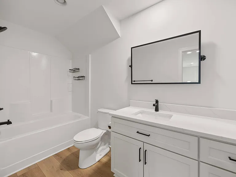 354 Parkway Dr — Photo 7