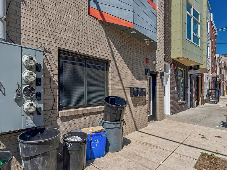 2028 E Fletcher St — Photo 21