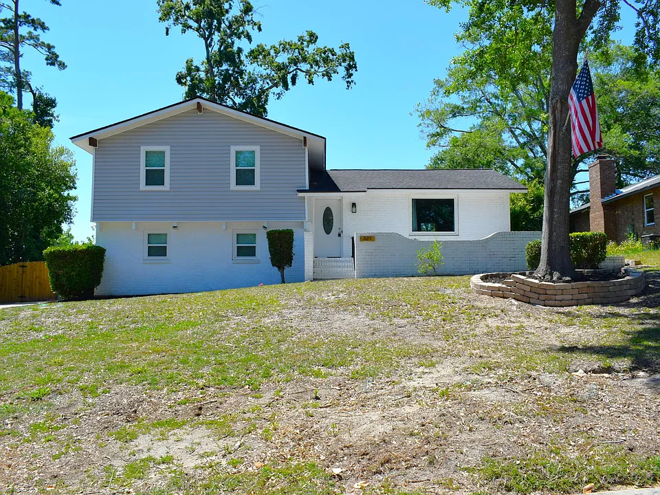 321 Oak Lake Dr