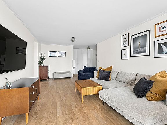 2nd image of 201 E 17th St APT 15C