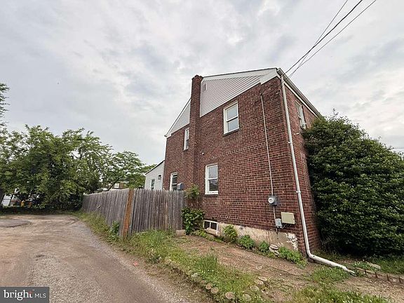 2nd image of 510 Deklyn Ave