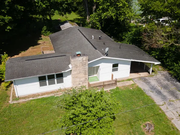 513 N 5th St, Vienna, IL 62995