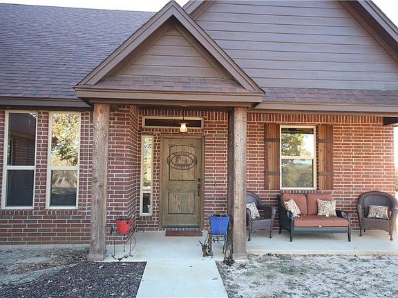 2nd image of 376 Bishop Dr