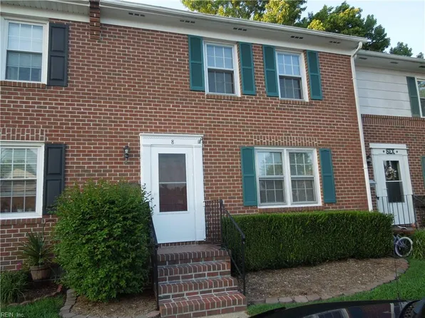 8 Charles Parish Dr, Poquoson, VA 23662