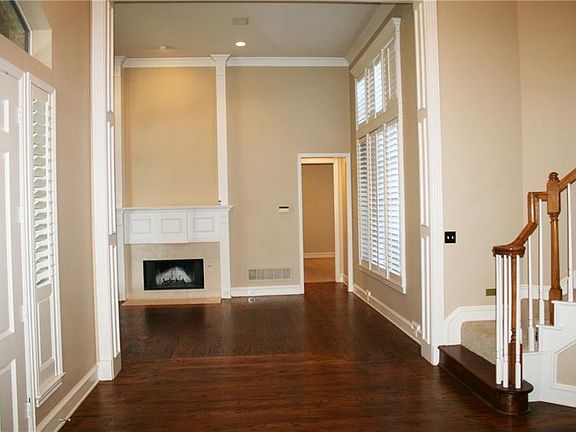 3rd image of 3212 Langley Dr