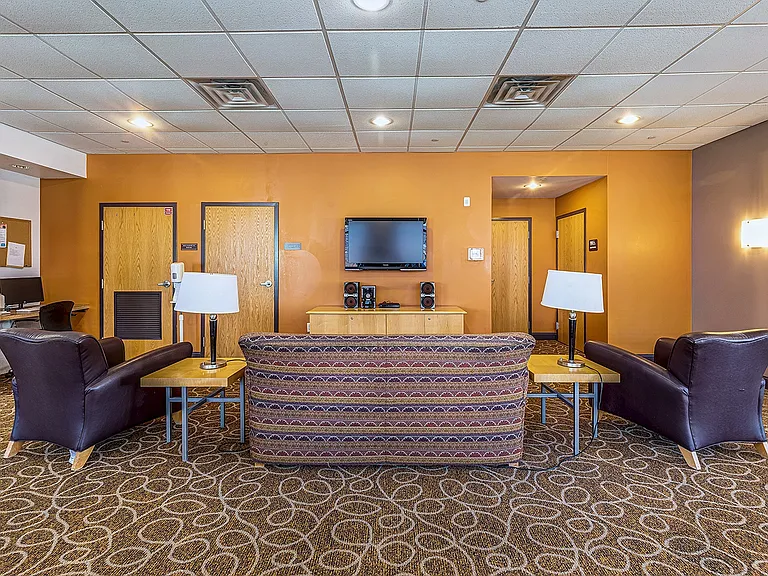 Fairfield Apartments — Photo 4