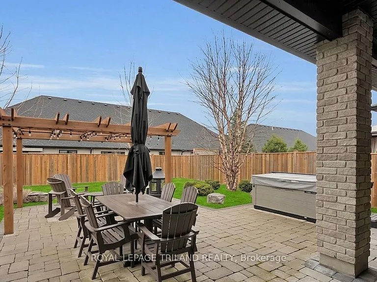 9861 Glendon Dr #218 — Photo 42