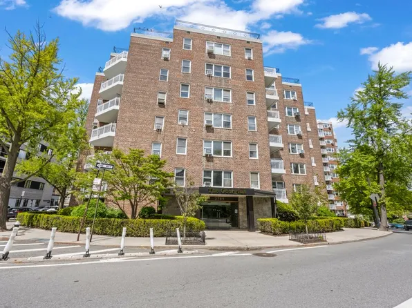 3701 Henry Hudson Parkway West image 1 of 13