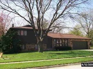 1011 Barton Dr, Normal, IL 61761