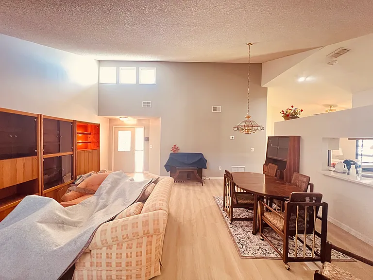 2725 Heatherside Ave — Photo 4