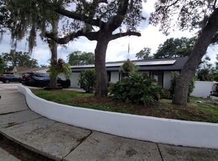 8320 Woodlake Pl, Tampa, FL 33615