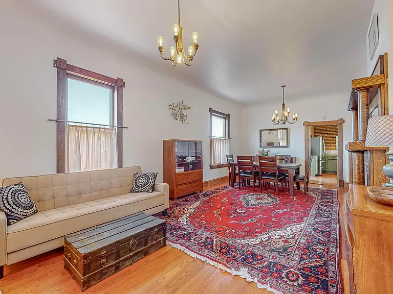115 Elm St NE — Photo 4