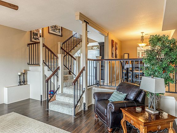 5th image of 42776 Deerwalk Dr