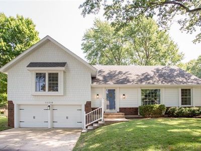 13318 W 77th Pl, Lenexa, KS, 66216