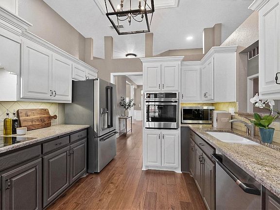 3rd image of 9509 Macallan Rd NE