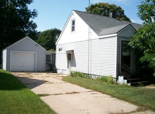 1107 S Bartlett St, Shawano, WI 54166