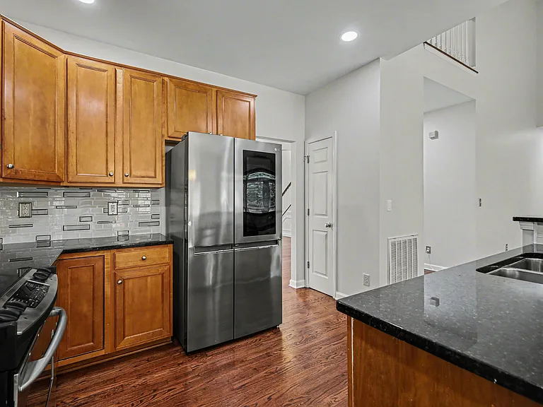 2119 Baggins Ln — Photo 13
