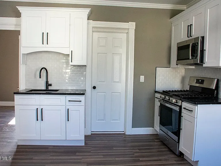2032 Euclid Ave — Photo 3
