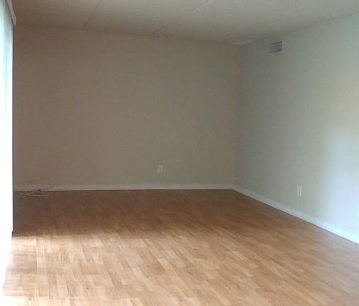 4th image of 229 Lewfield Cir