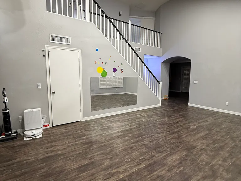 1285 W Kingbird Dr — Photo 3